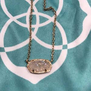 Kendra Scott Jewelry - Elisa Pendant Necklace Kendra Scott Jewelry - Elisa Pendant Necklace